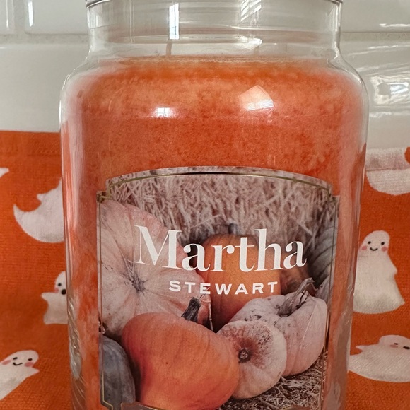 Martha Stewart PUMPKIN PATCH Scented Candle 26oz Halloween Fall - Picture 1 of 3